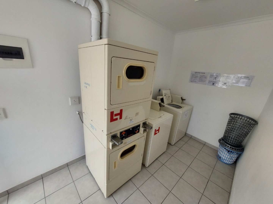 To Let 2 Bedroom Property for Rent in Muizenberg Western Cape